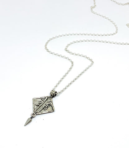The Split Palm Necklace