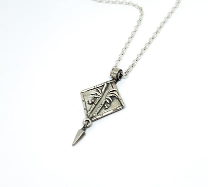 The Split Palm Necklace
