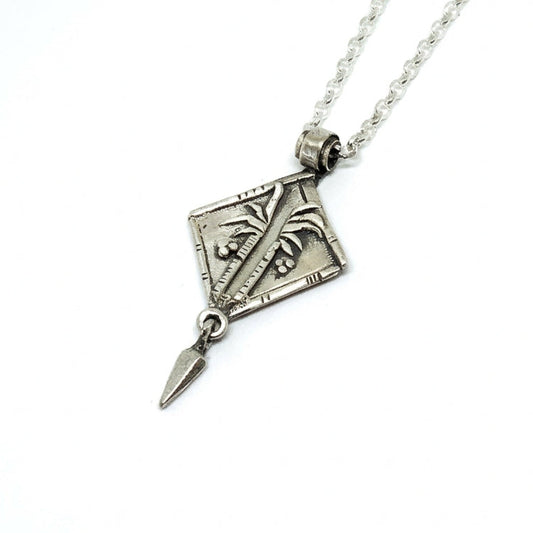 The Split Palm Necklace