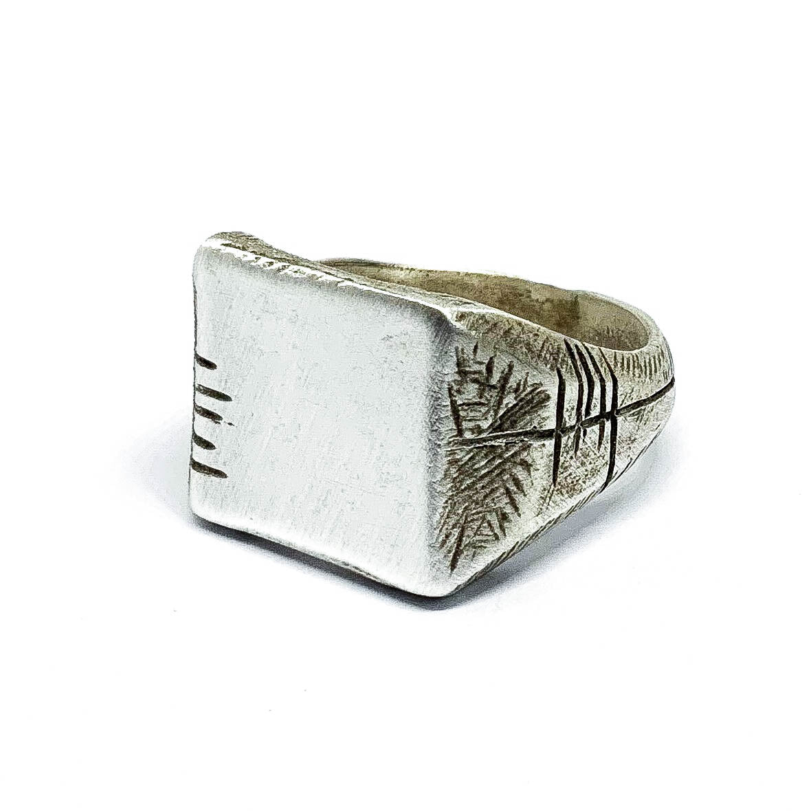 Carved Memories Ring (Big Version)