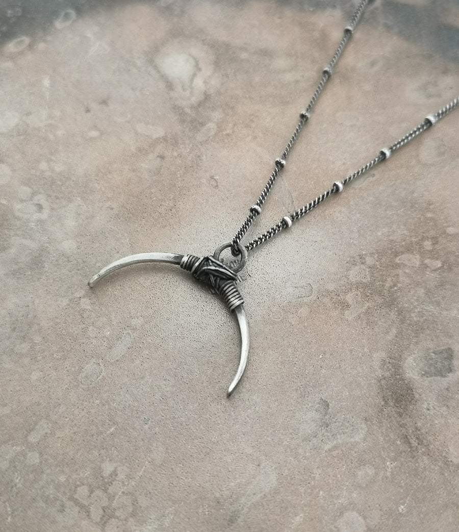 The Amazon arc Necklace